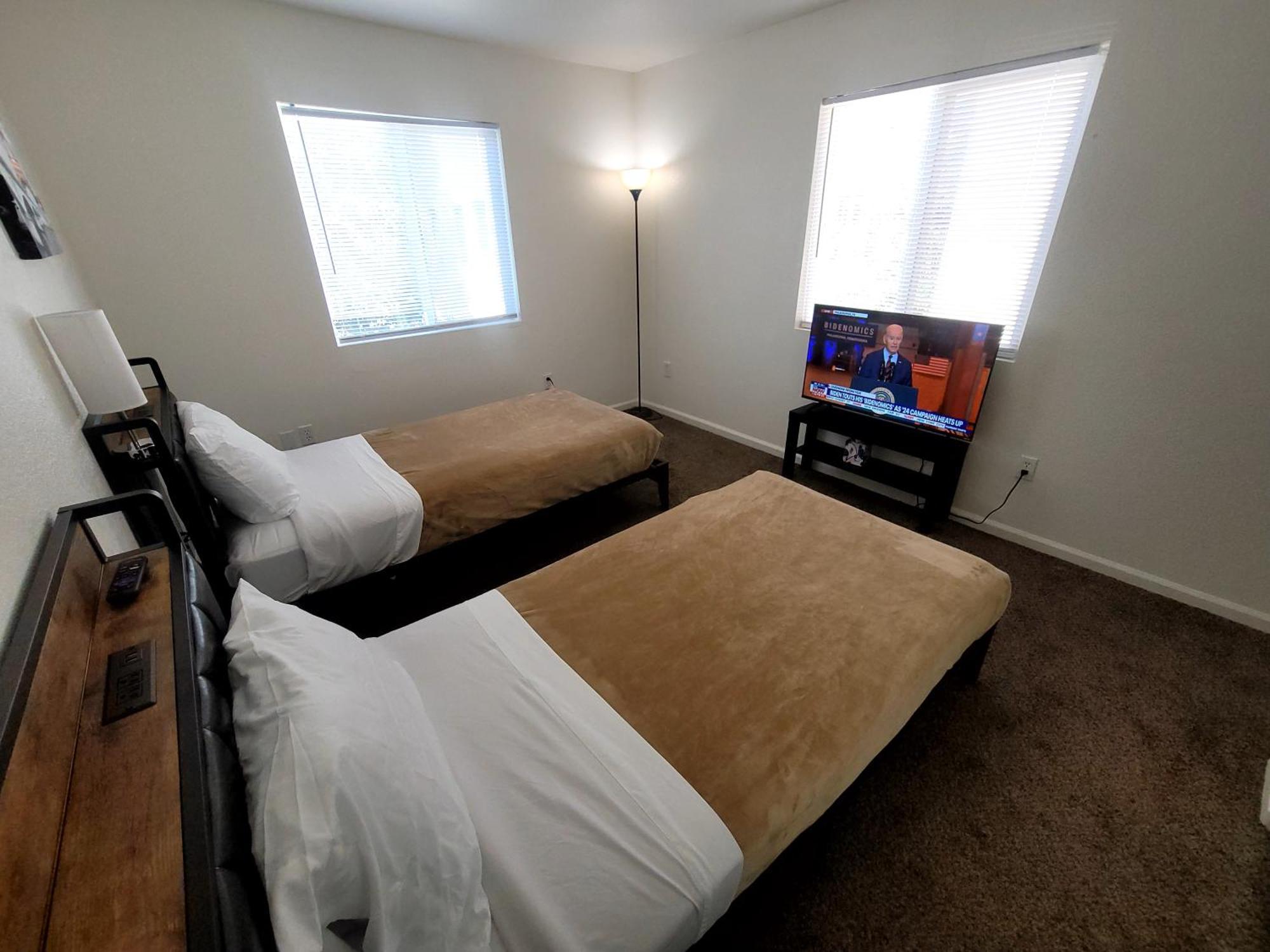 4 Bedrooms & 2.5 Bathrooms In La Los Angeles Kültér fotó